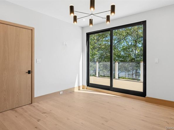 35 Springwood Way, East Hampton NY 11937