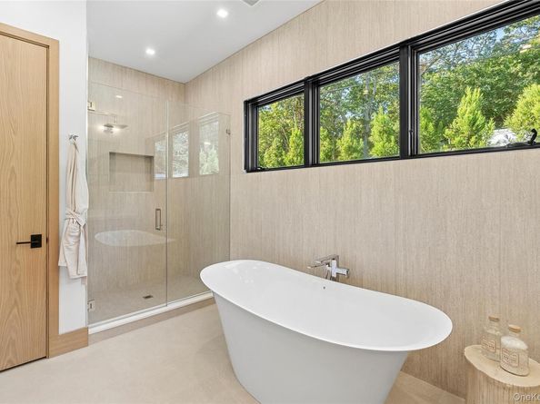 35 Springwood Way, East Hampton NY 11937