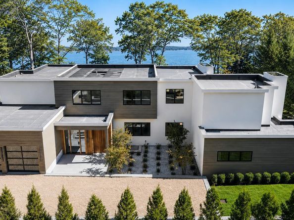 35 Springwood Way, East Hampton NY 11937