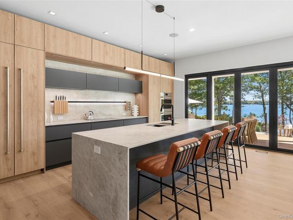 35 Springwood Way, East Hampton NY 11937