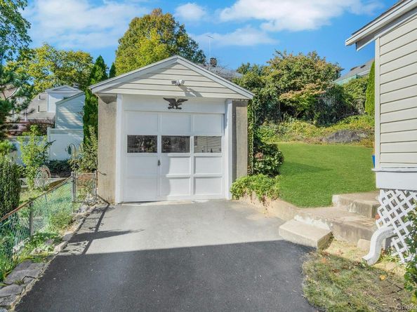 15 Jackson Avenue, White Plains NY 10606