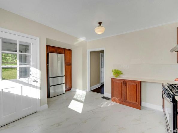 15 Jackson Avenue, White Plains NY 10606