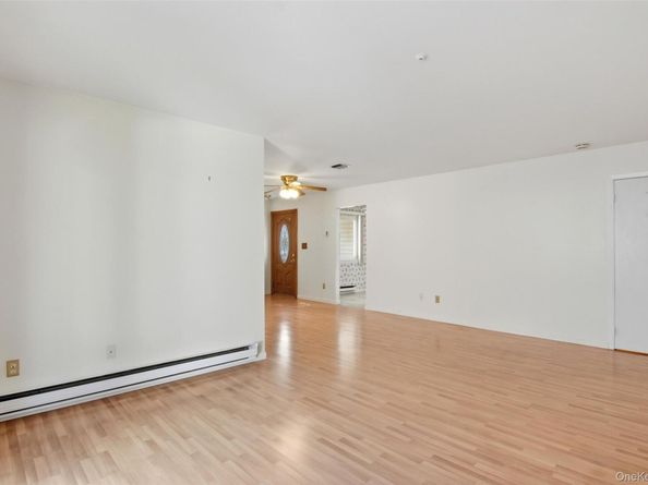 607 Cabot Court E 607, Saint James NY 11780