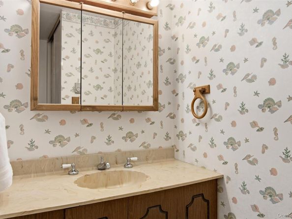 607 Cabot Court E 607, Saint James NY 11780