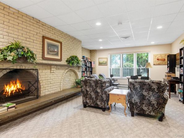 607 Cabot Court E 607, Saint James NY 11780