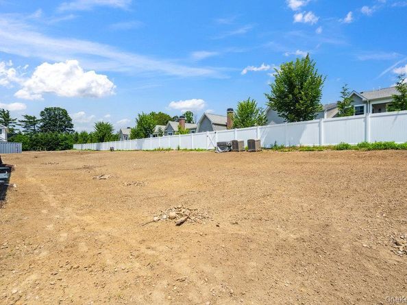 46 Plainview Road, Woodbury NY 11797