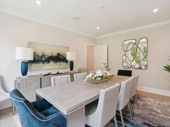 46 Plainview Road, Woodbury NY 11797