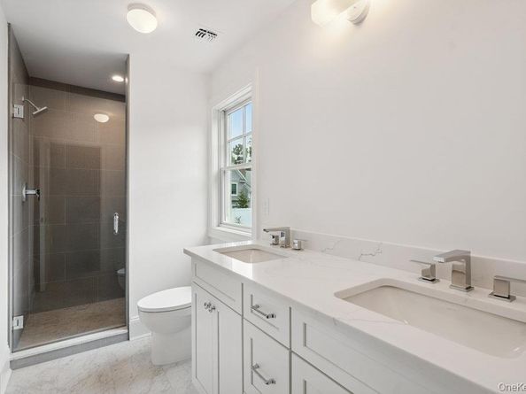 46 Plainview Road, Woodbury NY 11797