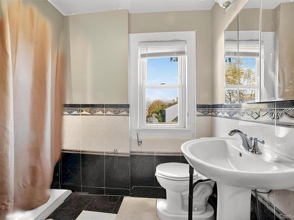 17 Mount Joy Place, New Rochelle NY 10801