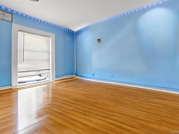 17 Mount Joy Place, New Rochelle NY 10801