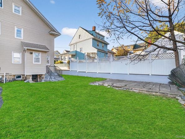 17 Mount Joy Place, New Rochelle NY 10801