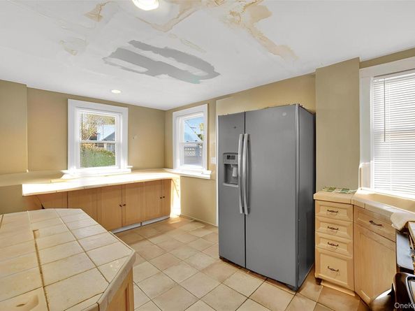 17 Mount Joy Place, New Rochelle NY 10801