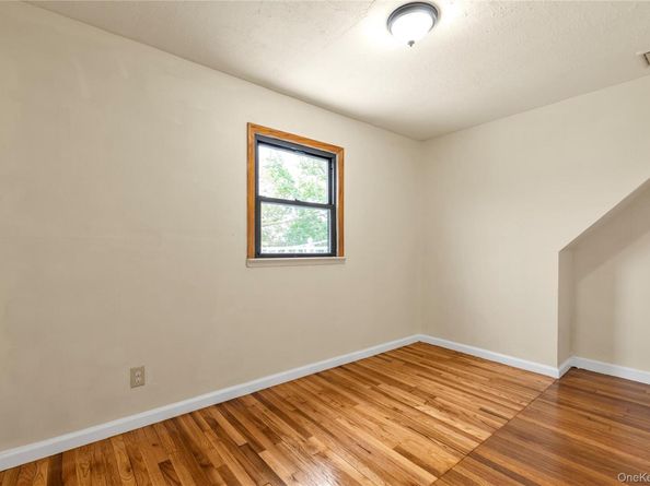 7653 268th Street, Glen Oaks NY 11040