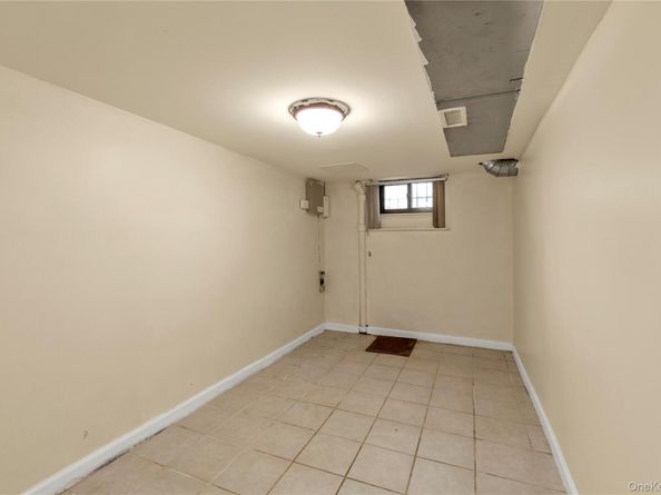 7653 268th Street, Glen Oaks NY 11040