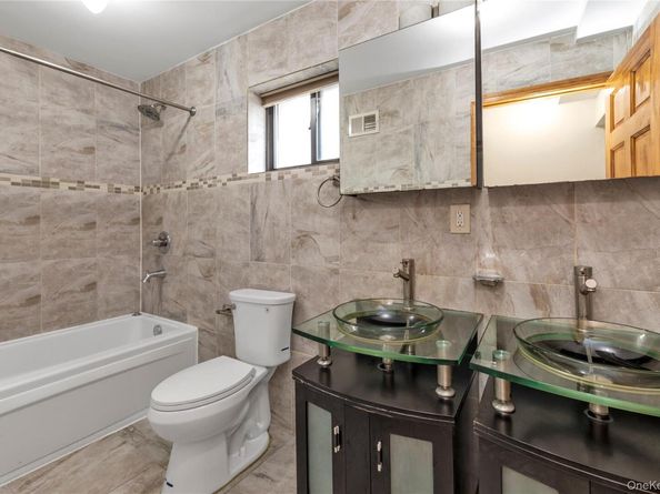 7653 268th Street, Glen Oaks NY 11040