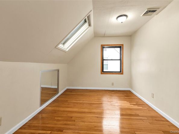 7653 268th Street, Glen Oaks NY 11040