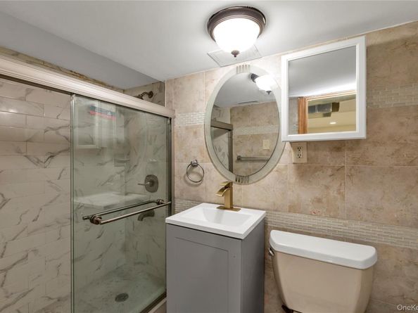 7653 268th Street, Glen Oaks NY 11040