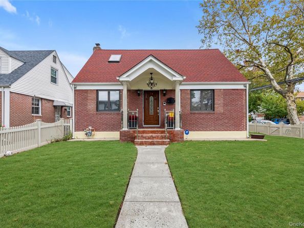 7653 268th Street, Glen Oaks NY 11040