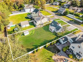 404 Vanderbilt Boulevard, Oakdale NY 11769