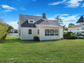 404 Vanderbilt Boulevard, Oakdale NY 11769