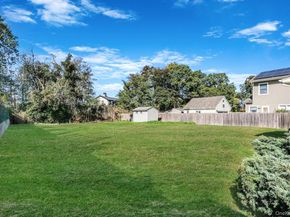 404 Vanderbilt Boulevard, Oakdale NY 11769