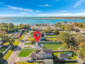 404 Vanderbilt Boulevard, Oakdale NY 11769
