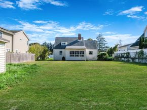 404 Vanderbilt Boulevard, Oakdale NY 11769