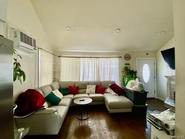 15 Penndale Drive, Amityville NY 11701