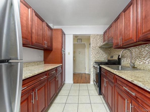 8325 Vietor Avenue 7G, Elmhurst NY 11373