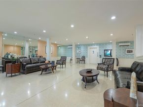 25 Chapel Place 3N, Great Neck NY 11021