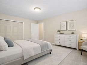 18 Granada Crescent 13, White Plains NY 10603