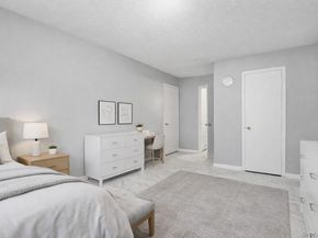 18 Granada Crescent 13, White Plains NY 10603