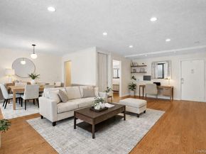 18 Granada Crescent 13, White Plains NY 10603