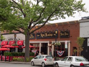 18 Granada Crescent 13, White Plains NY 10603