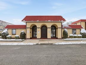 18 Granada Crescent 13, White Plains NY 10603