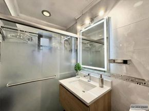 29-30 137th Street 4D, Flushing NY 11354