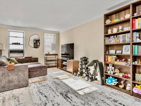 67-12 Yellowstone Boulevard E8, Forest Hills NY 11375