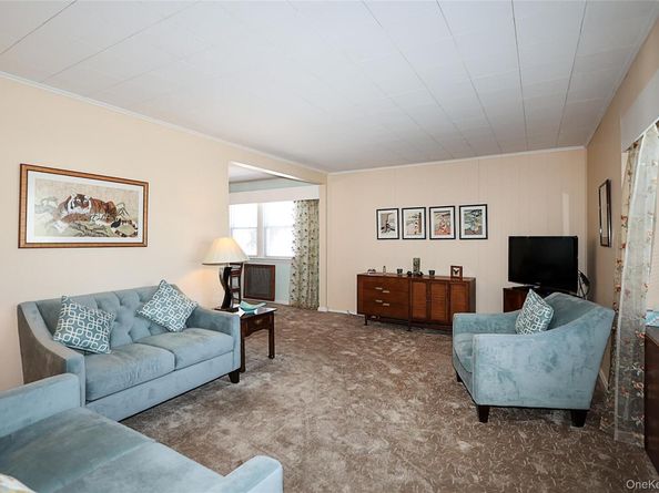 246-04 86th Avenue, Bellerose NY 11426