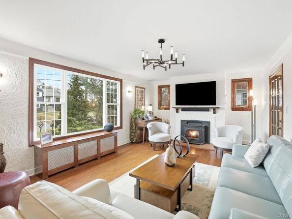 11 Van Buren Place, White Plains NY 10603