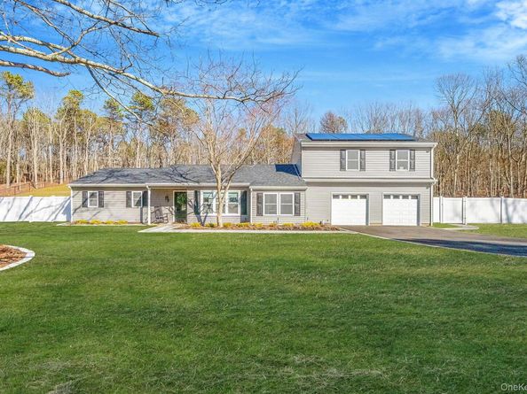 17 Fairway Drive, Manorville NY 11949