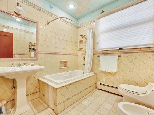 101 Harold Road, Woodmere NY 11598