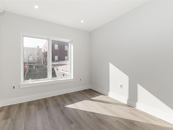 33-64 11th Street, Astoria NY 11106