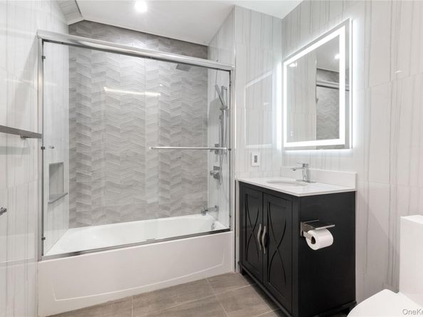 33-64 11th Street, Astoria NY 11106