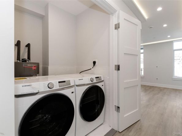 33-64 11th Street, Astoria NY 11106