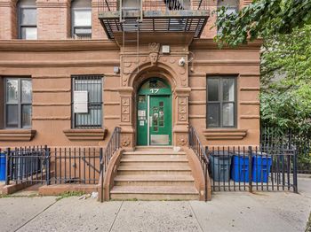 17 E 131st