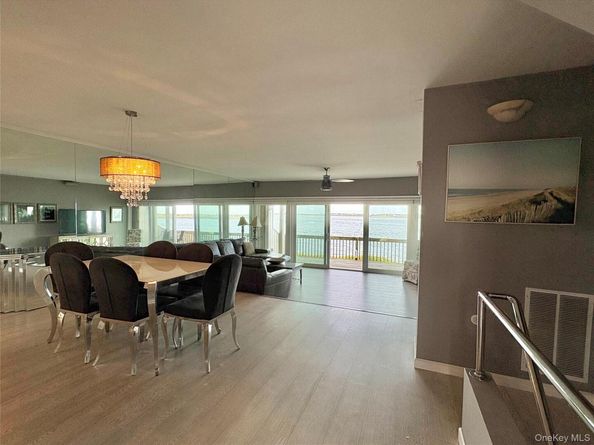 7 Waters Edge 7, Shirley NY 11967