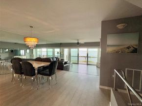 7 Waters Edge 7, Shirley NY 11967