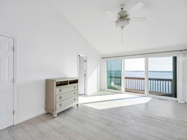 7 Waters Edge 7, Shirley NY 11967