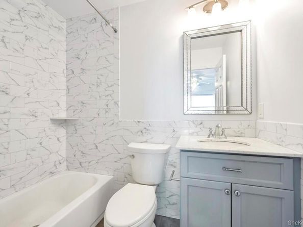 7 Waters Edge 7, Shirley NY 11967