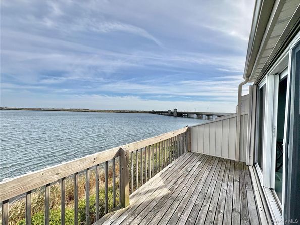 7 Waters Edge 7, Shirley NY 11967